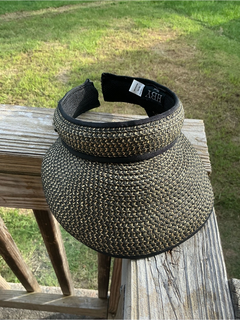 Black and Gold Woven Visor